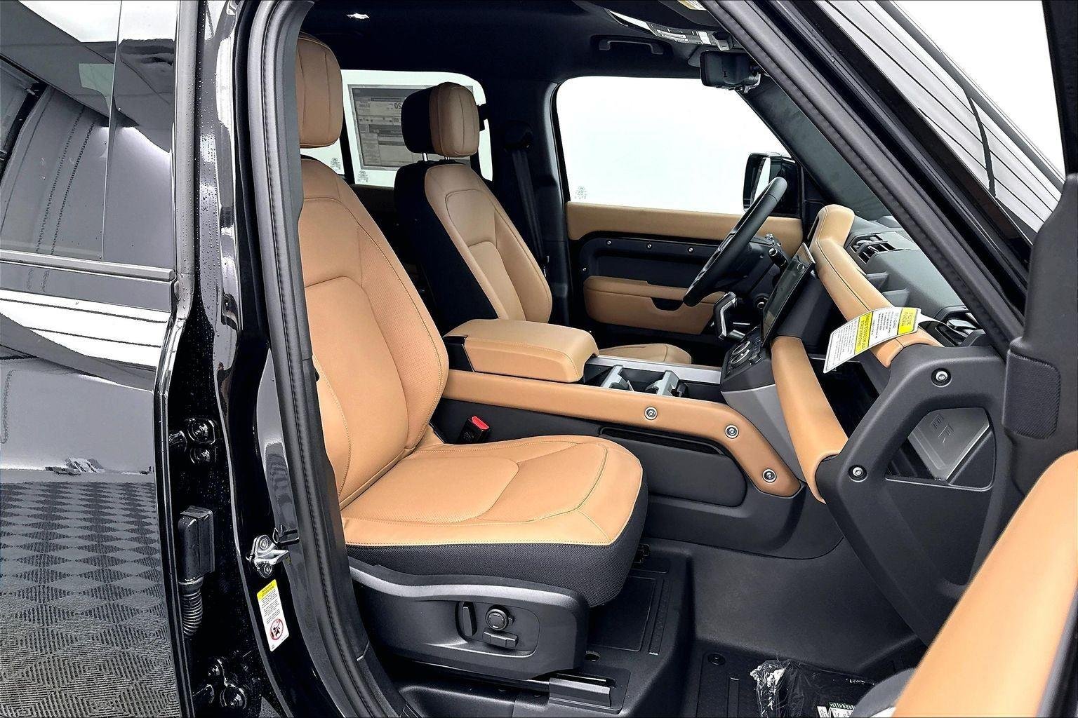 New 2026 Santorini Black Metallic Land Rover X image 35