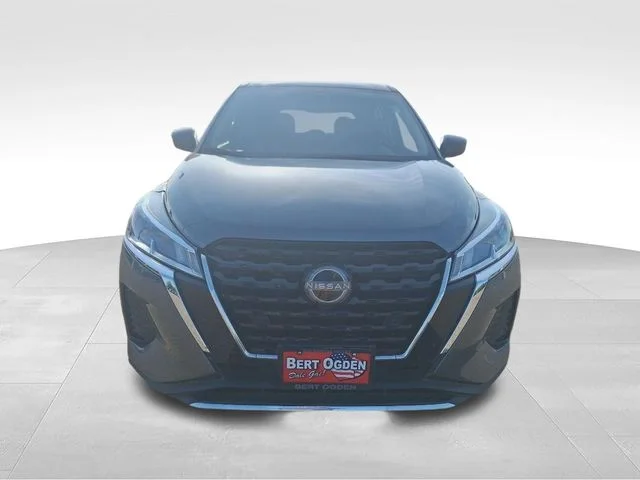 Used 2025 Gray Nissan S image 2