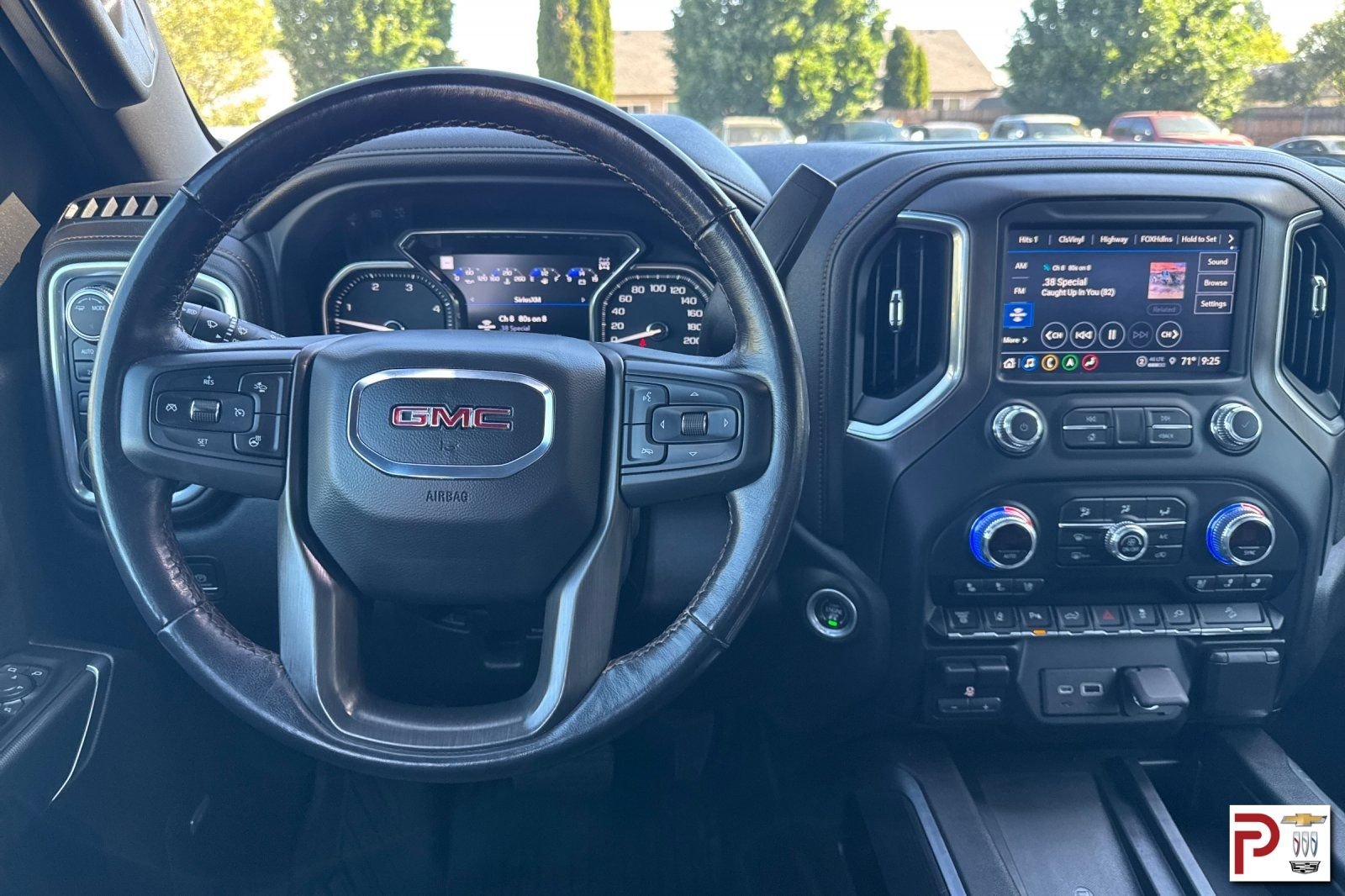 Used 2022 White GMC AT4 image 15