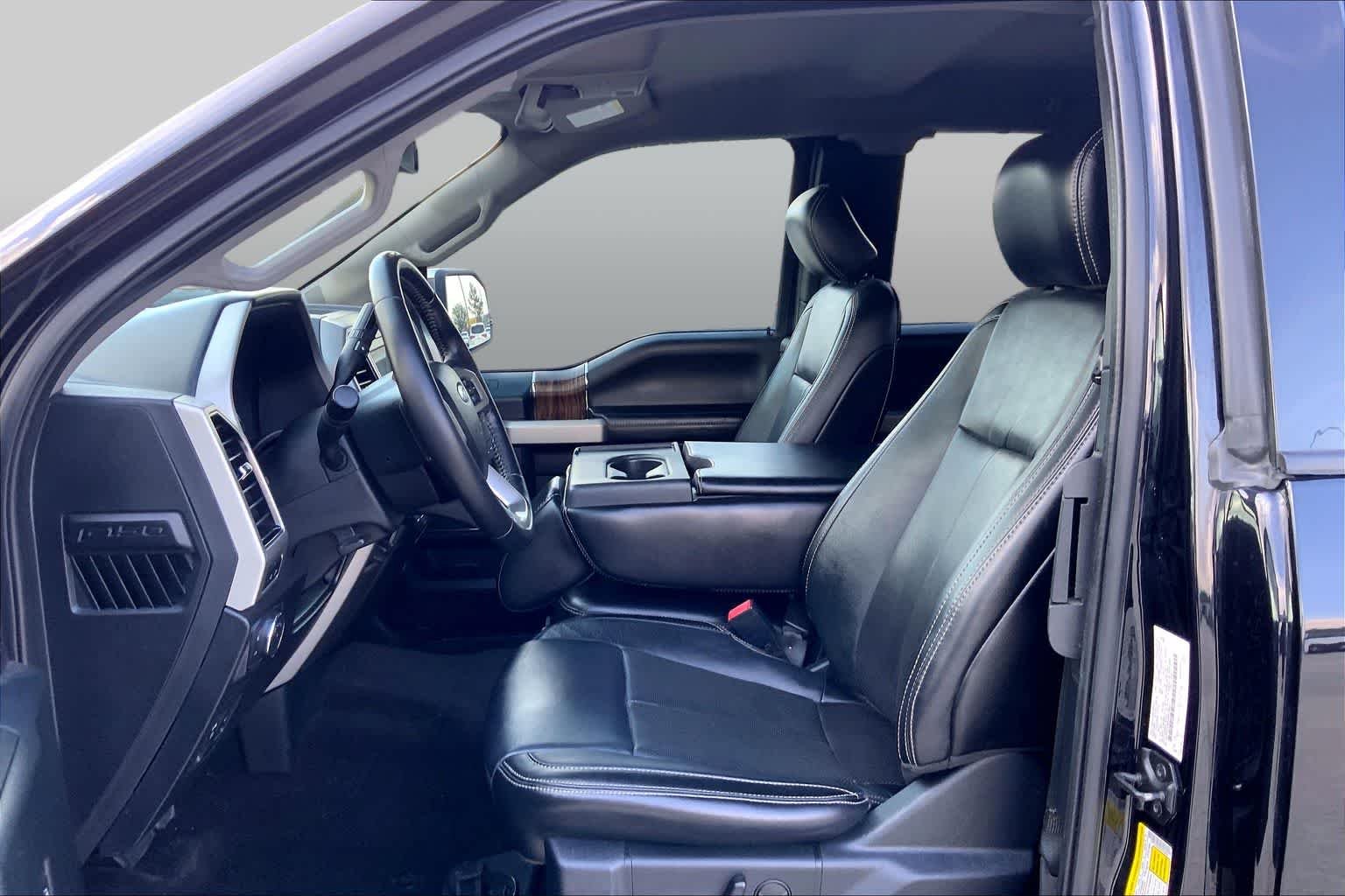 Used 2020 Agate Black Metallic Ford LARIAT image 8