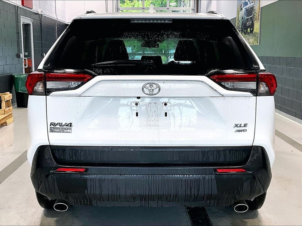 Used 2024 White Toyota XLE image 5