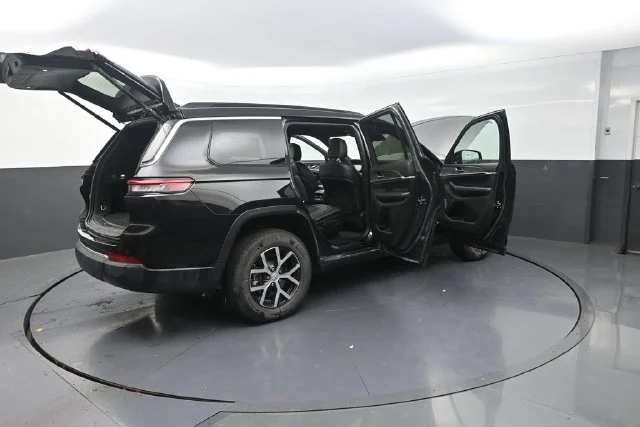 Used 2025 Black Jeep Limited image 36