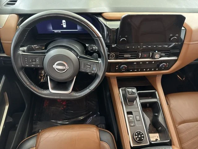 Used 2022 Silver Nissan Platinum image 27
