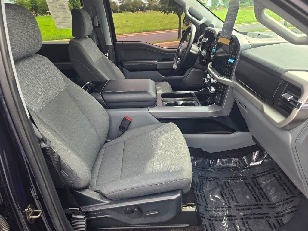 Certified Used 2022 Antimatter Blue Metallic Ford XLT image 6
