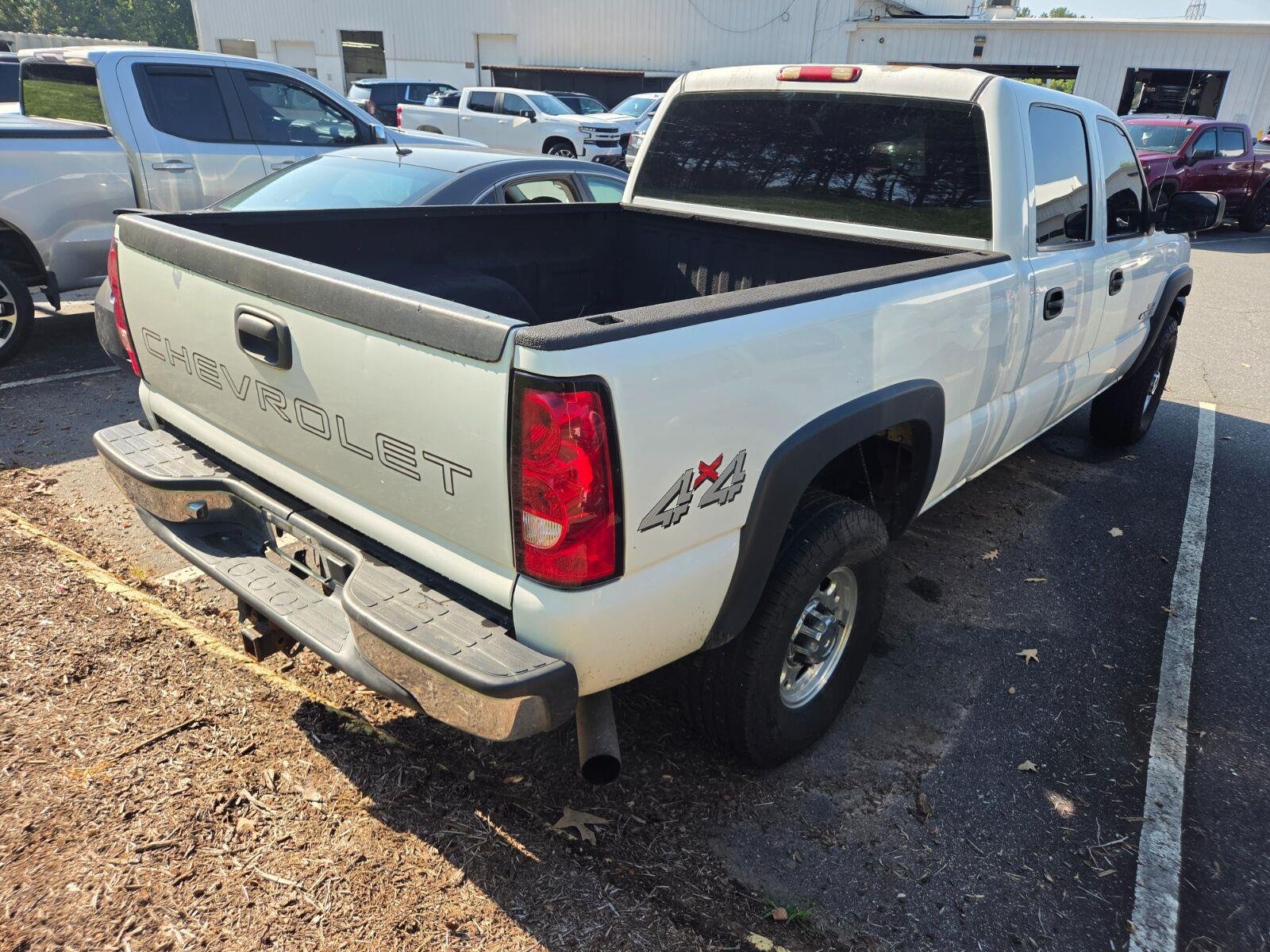 Used 2007 Summit White Chevrolet Work Truck image 6