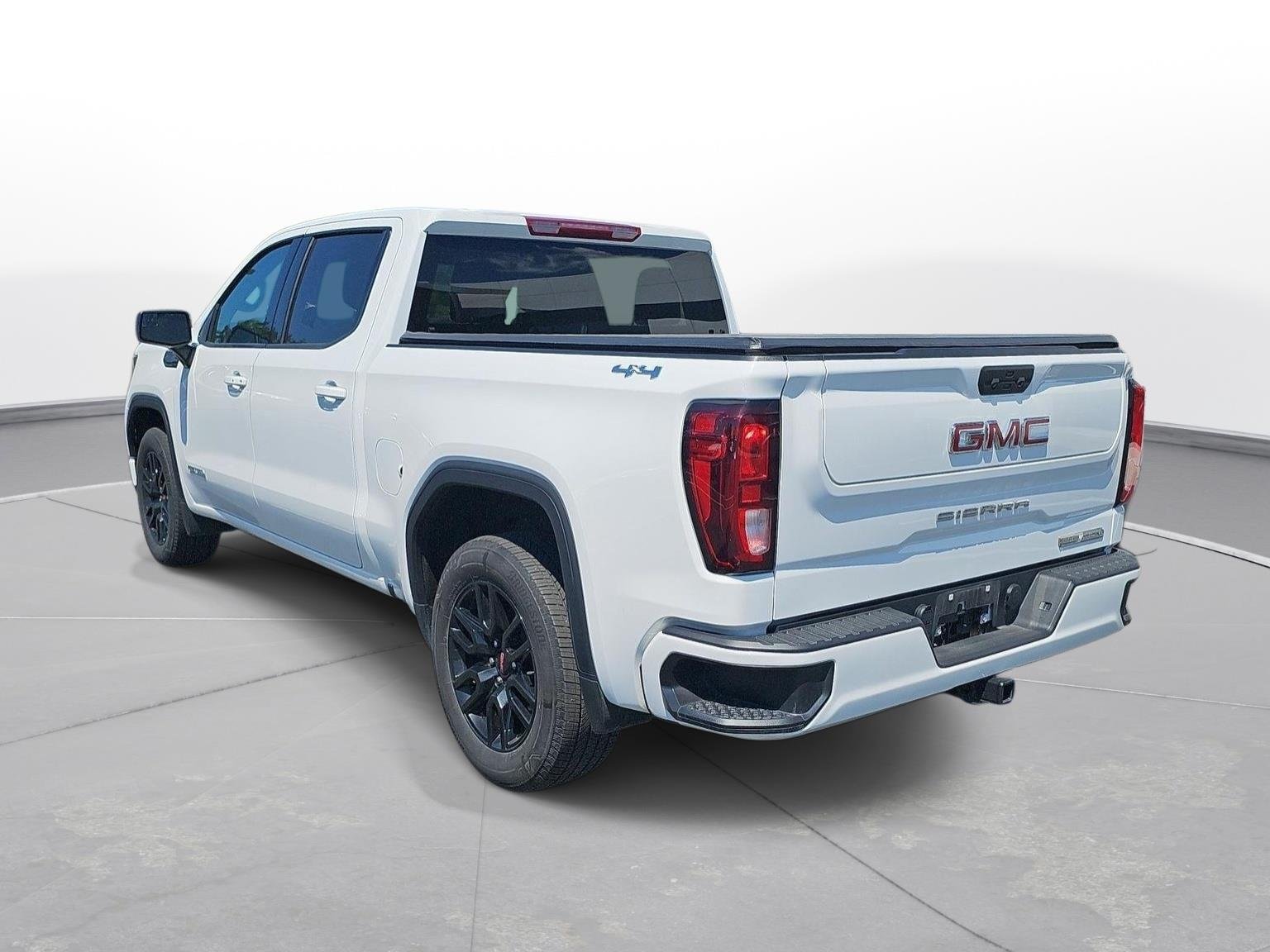 Used 2024 Summit White GMC Elevation image 8