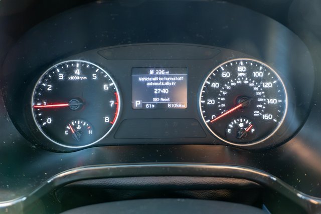 Used 2023 White Kia S image 20