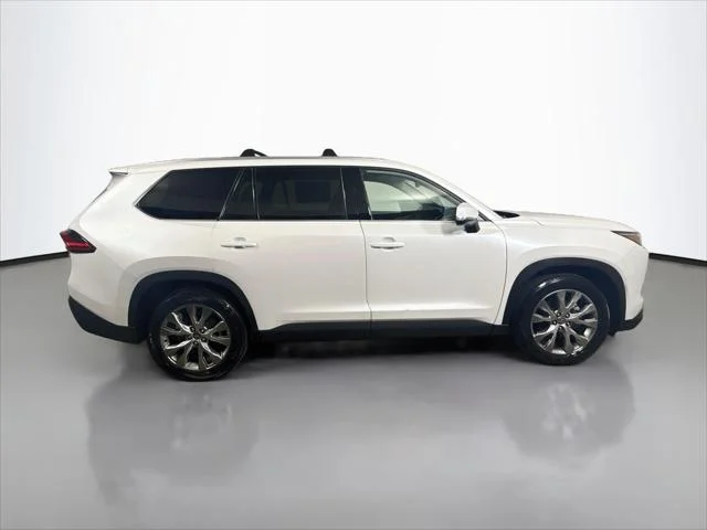 Certified Used 2024 WIND CHILL PEARL Toyota  image 8