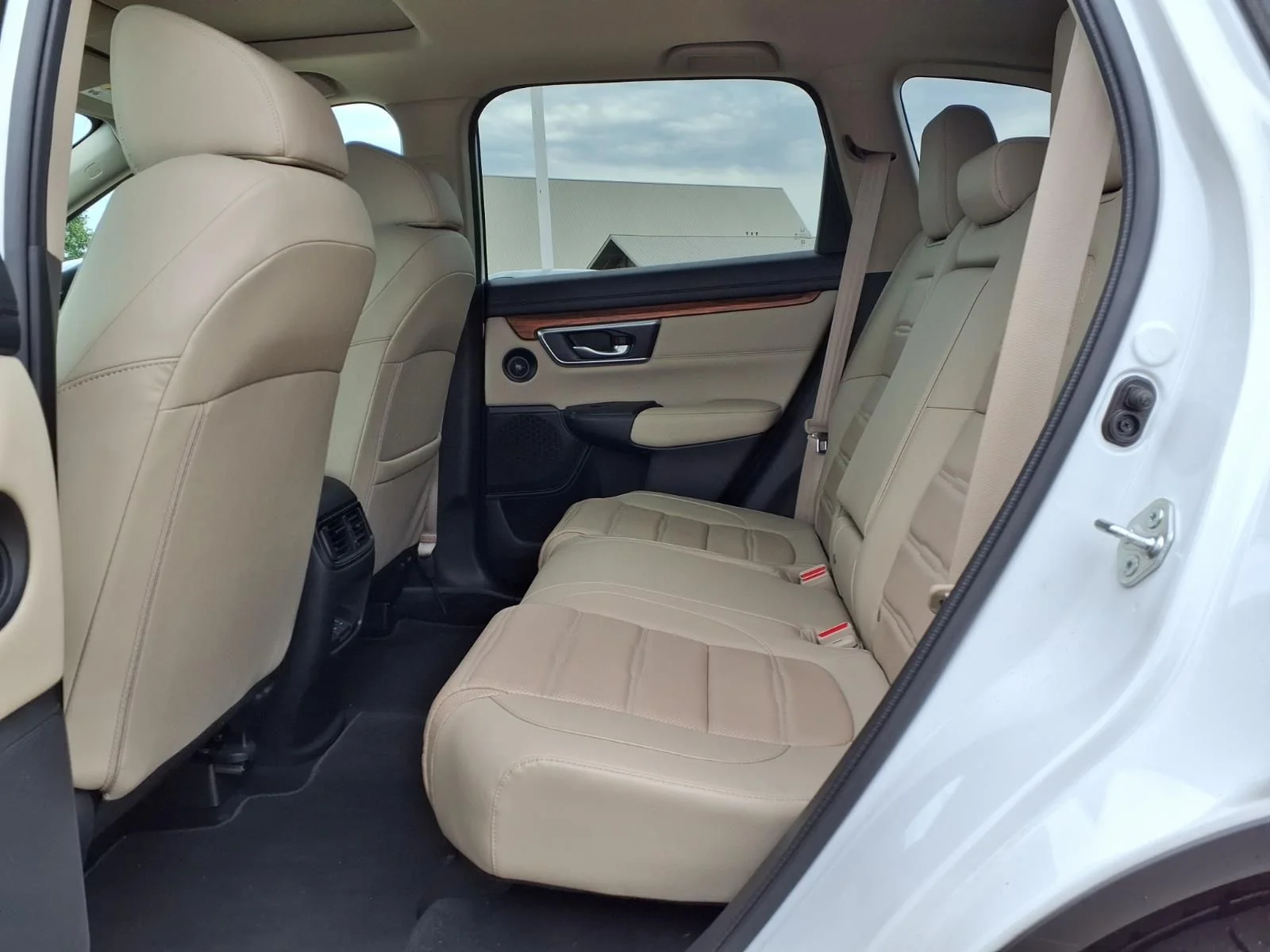 Certified Used 2022 White Honda EX-L image 13