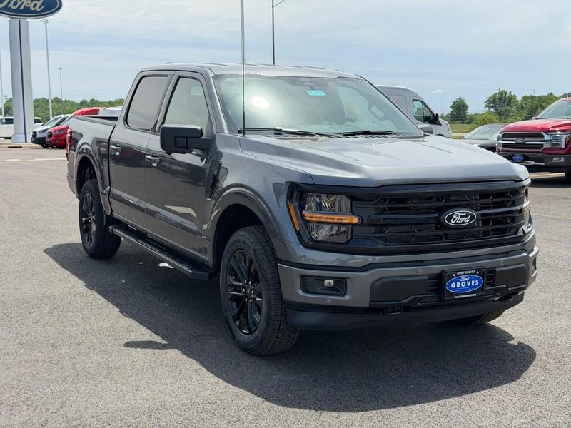 New 2026 Carbonized Gray Metallic Ford XLT image 3