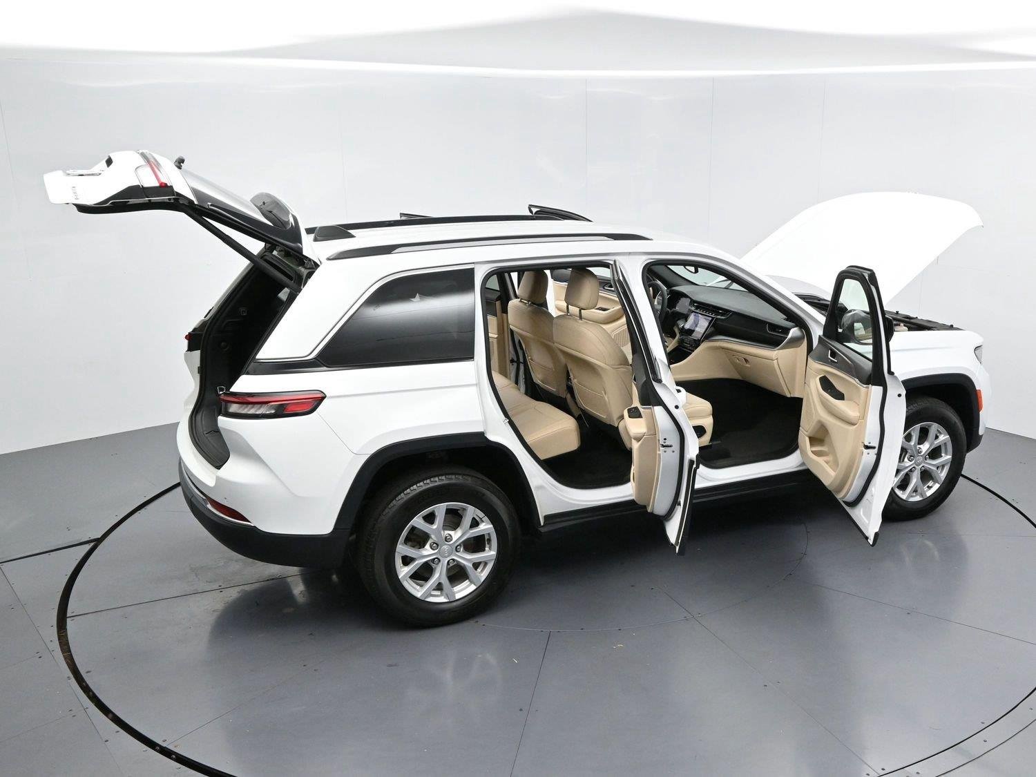 Used 2023 White Jeep Limited image 41