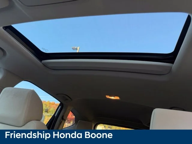 Used 2021 White Honda EX image 28