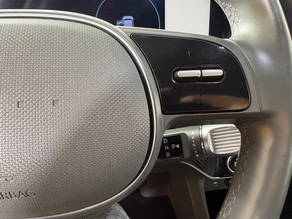 Used 2024 White Hyundai SEL image 25