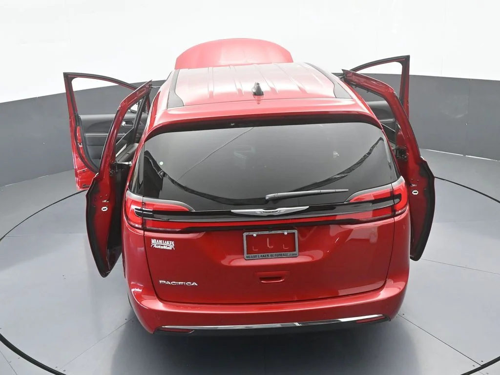 New 2026 Red Hot Pearl-Coat Exterior Paint Chrysler Select image 64