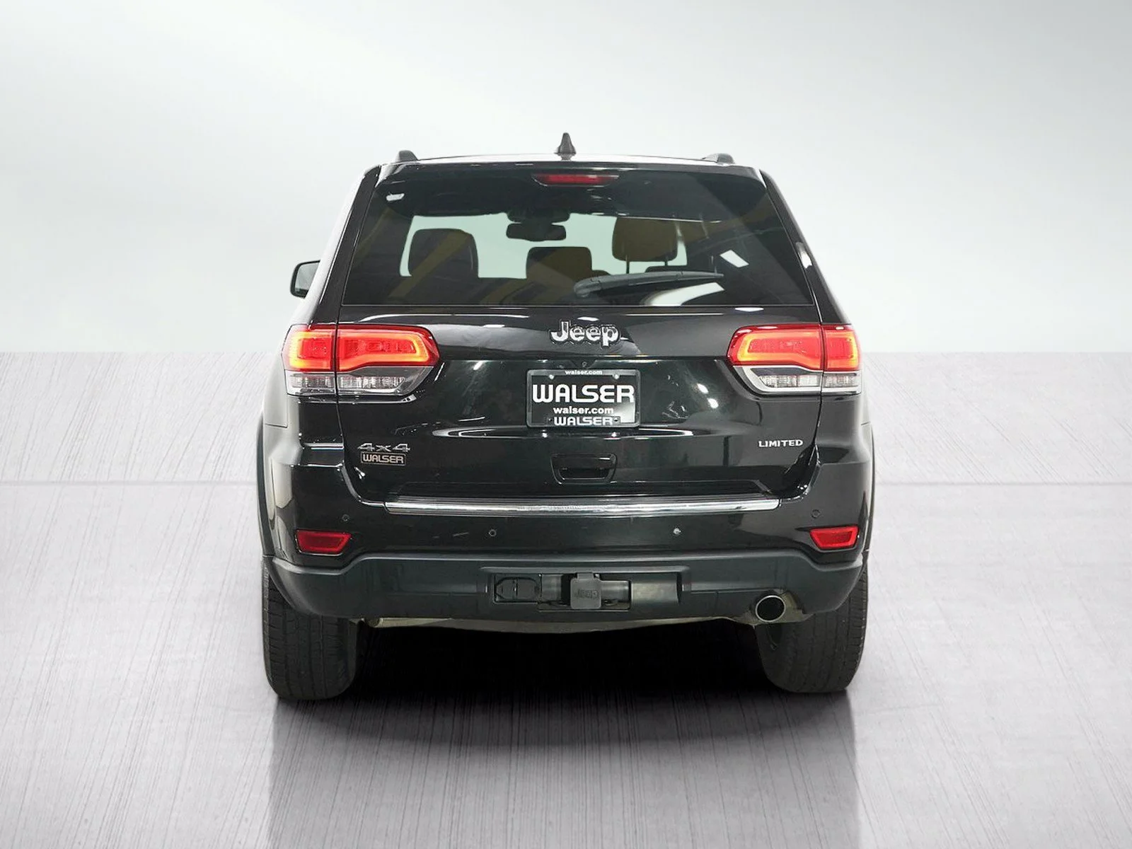 Used 2015 Brilliant Black Crystal Pearlcoat Jeep Limited image 4
