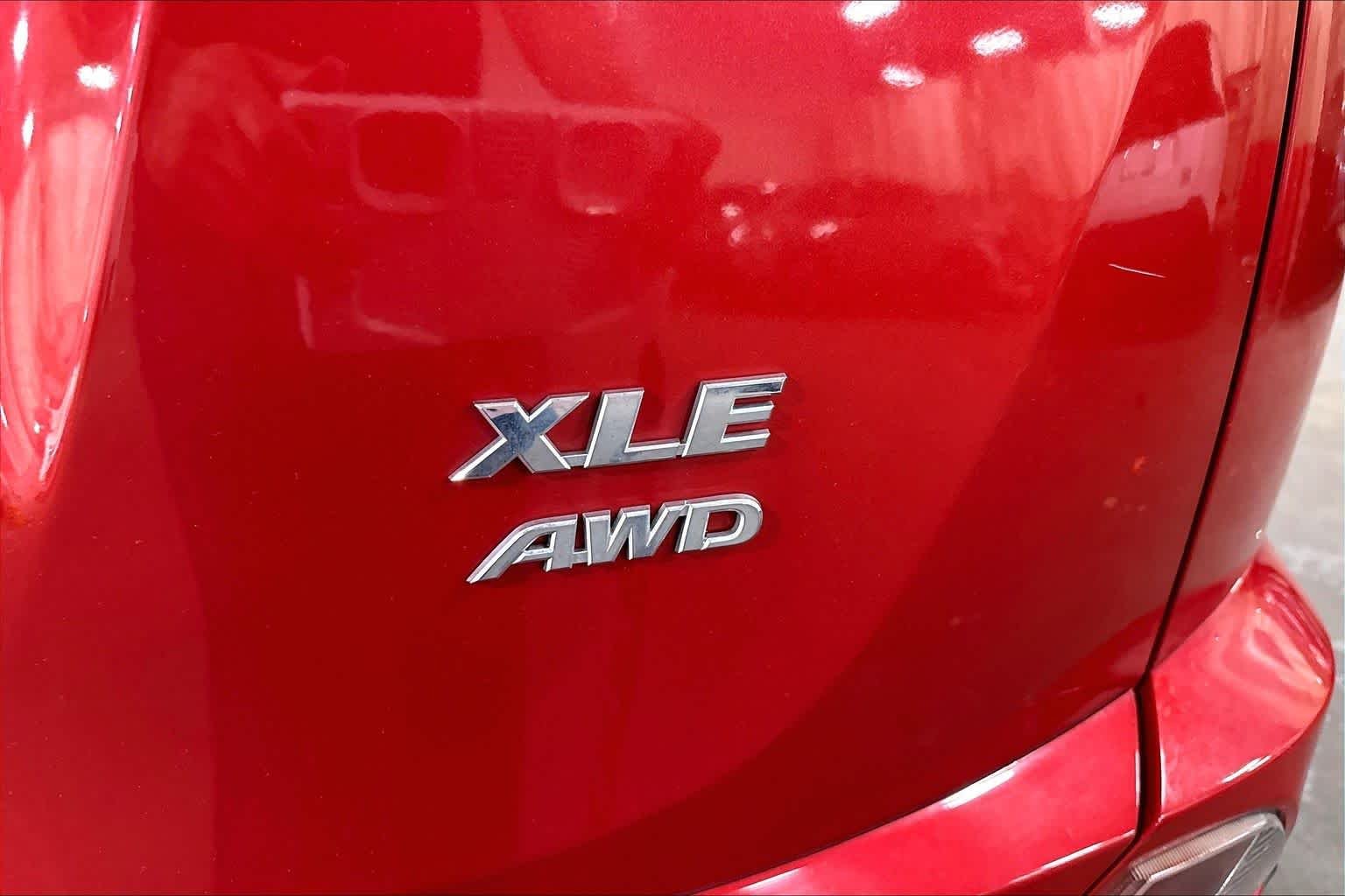 Used 2017 Barcelona Red Metallic Toyota XLE image 9