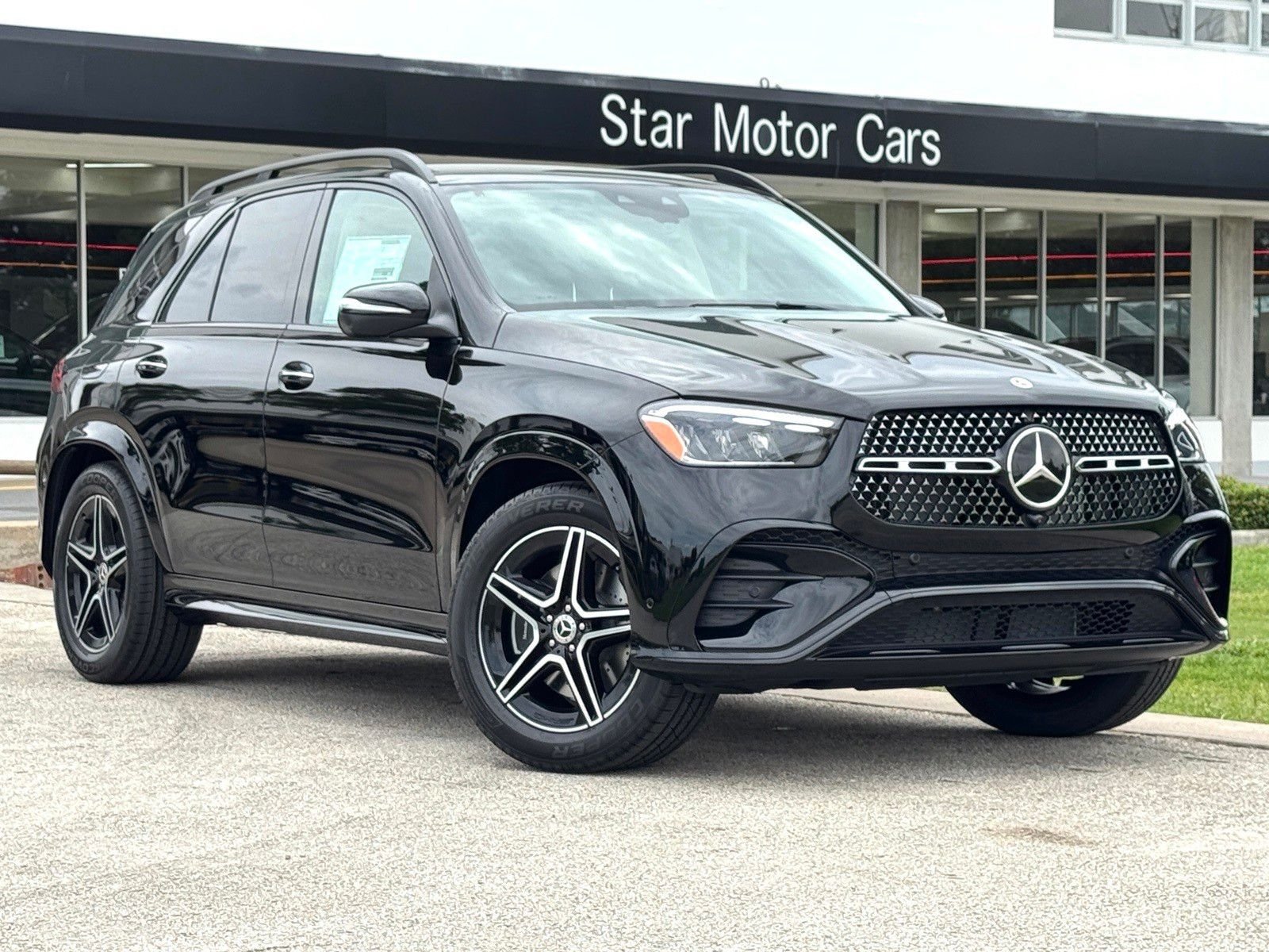 New 2025 Black Mercedes-Benz GLE 350 image 1