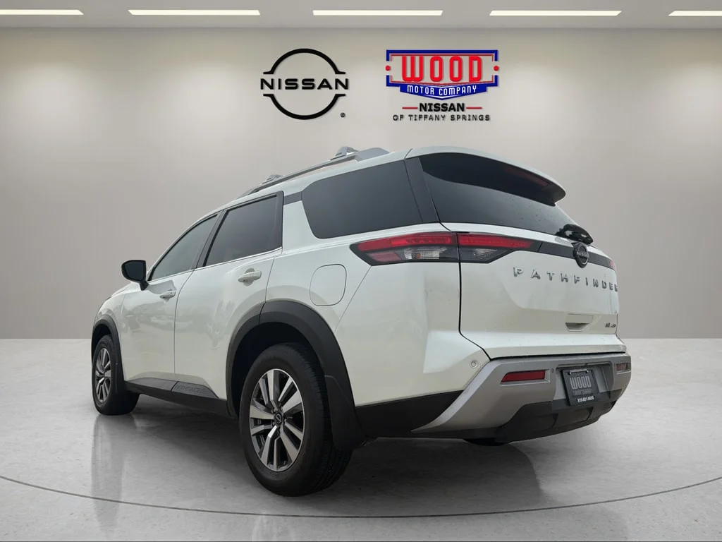 Used 2023 Pearl White Tricoat Nissan SL image 4