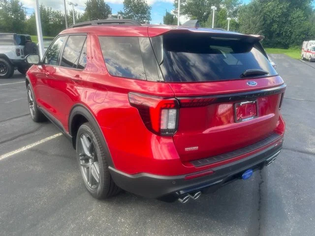 New 2026 Rapid Red Metallic Tinted Clearcoat Ford ST image 7