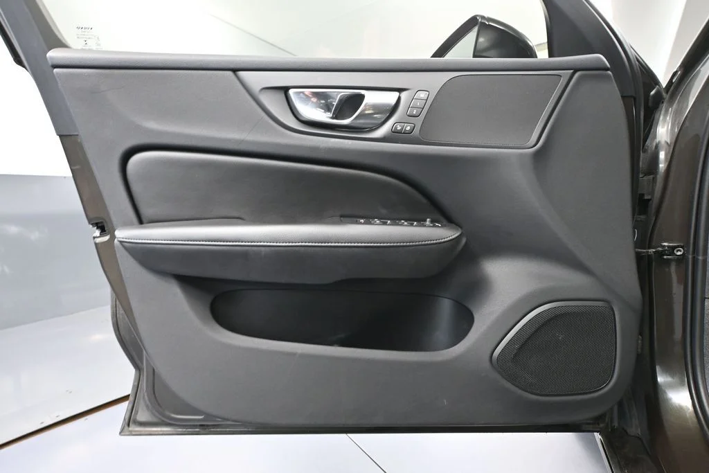 2022 Volvo S60 R-Design Expression - Photo 19