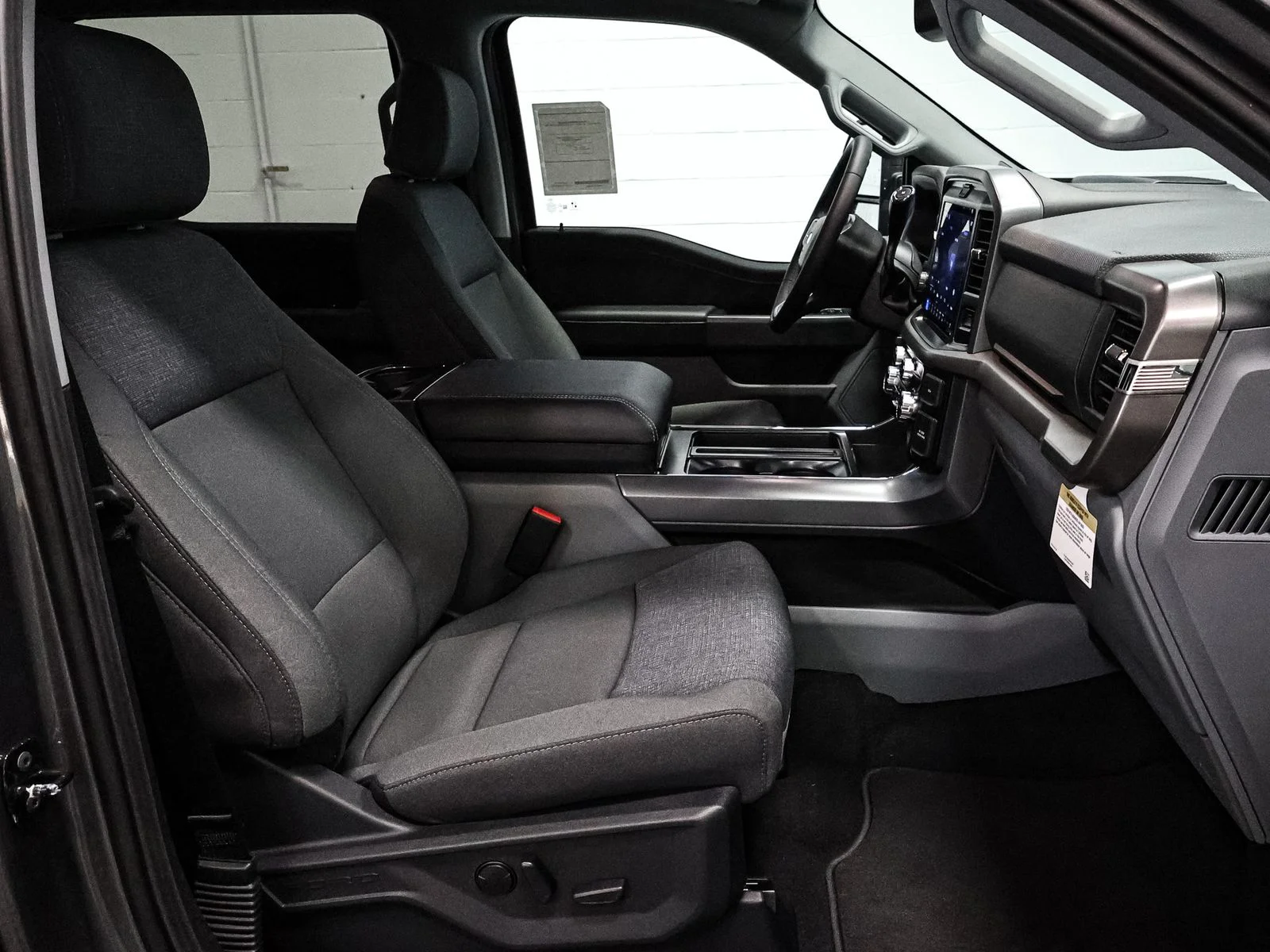 New 2026 Carbonized Gray Metallic Ford XLT image 24
