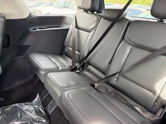 New 2027 Star White Metallic Tri-Coat Ford Active image 11