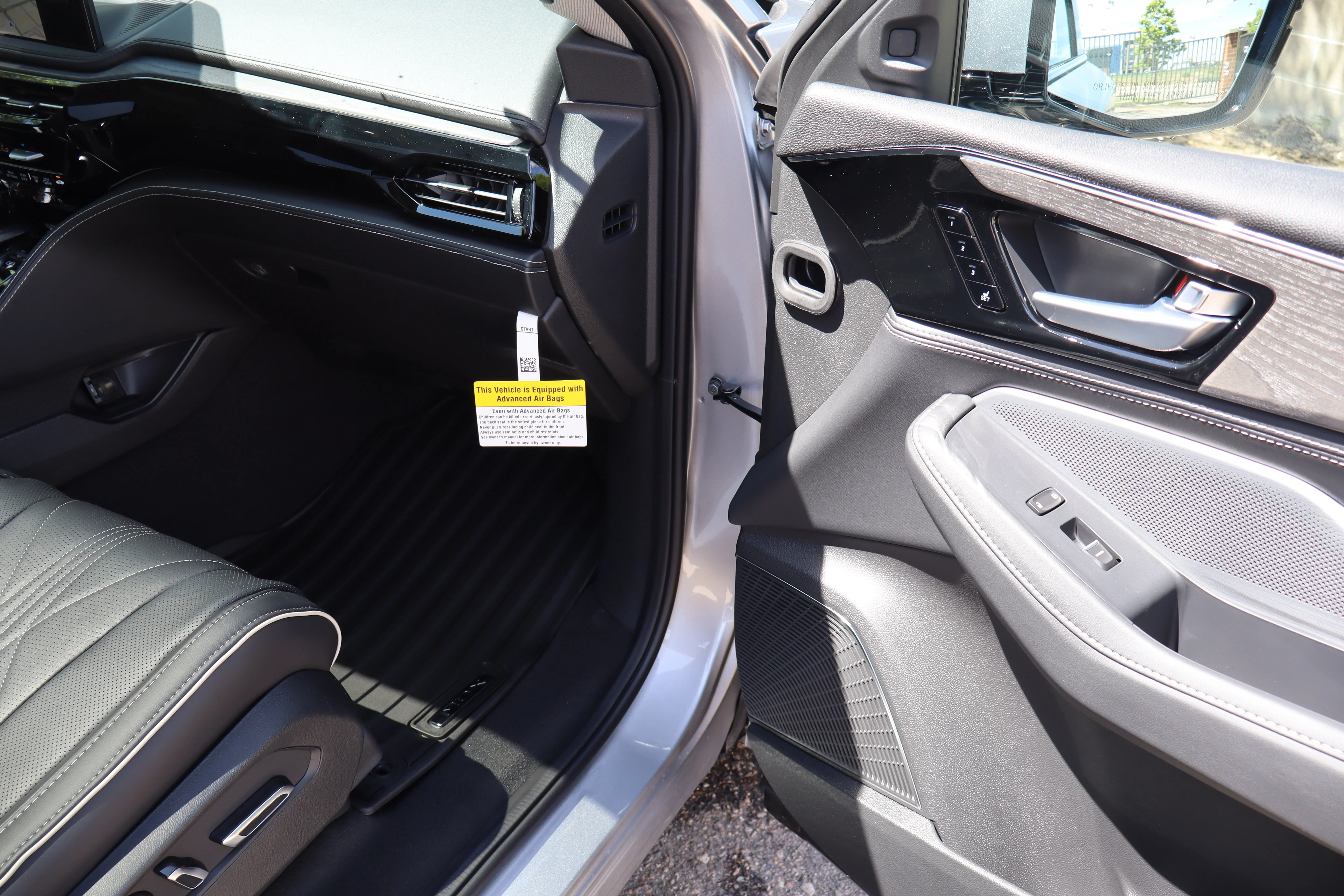 New 2026 Solar Silver Metallic Acura w/Advance Package image 33