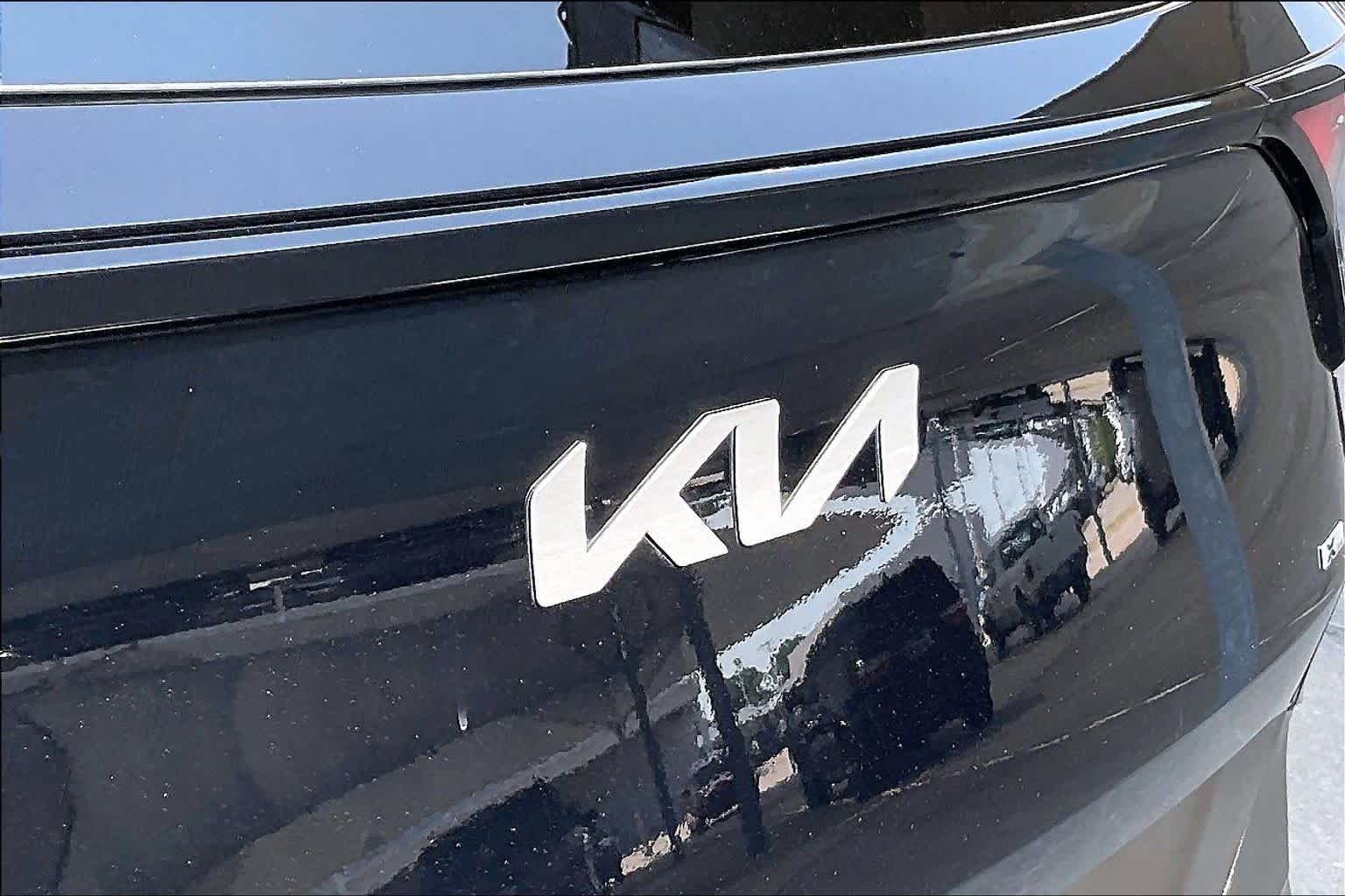 Used 2024 Ebony Black Kia X-Line image 30