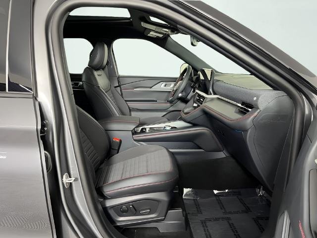 New 2026 Carbonized Gray Metallic Ford ST-Line image 36