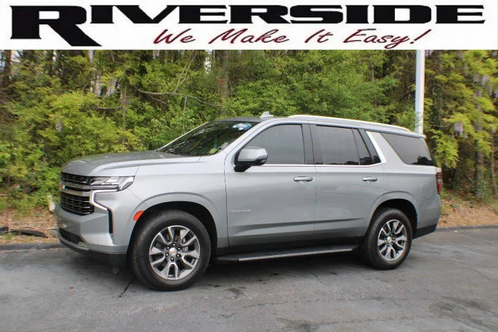 Used 2023 Sterling Gray Metallic Chevrolet LT image 4