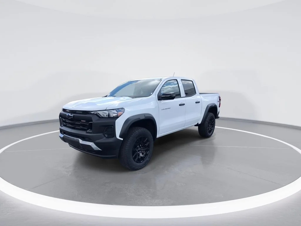 Used 2026 White Chevrolet Trail Boss image 4