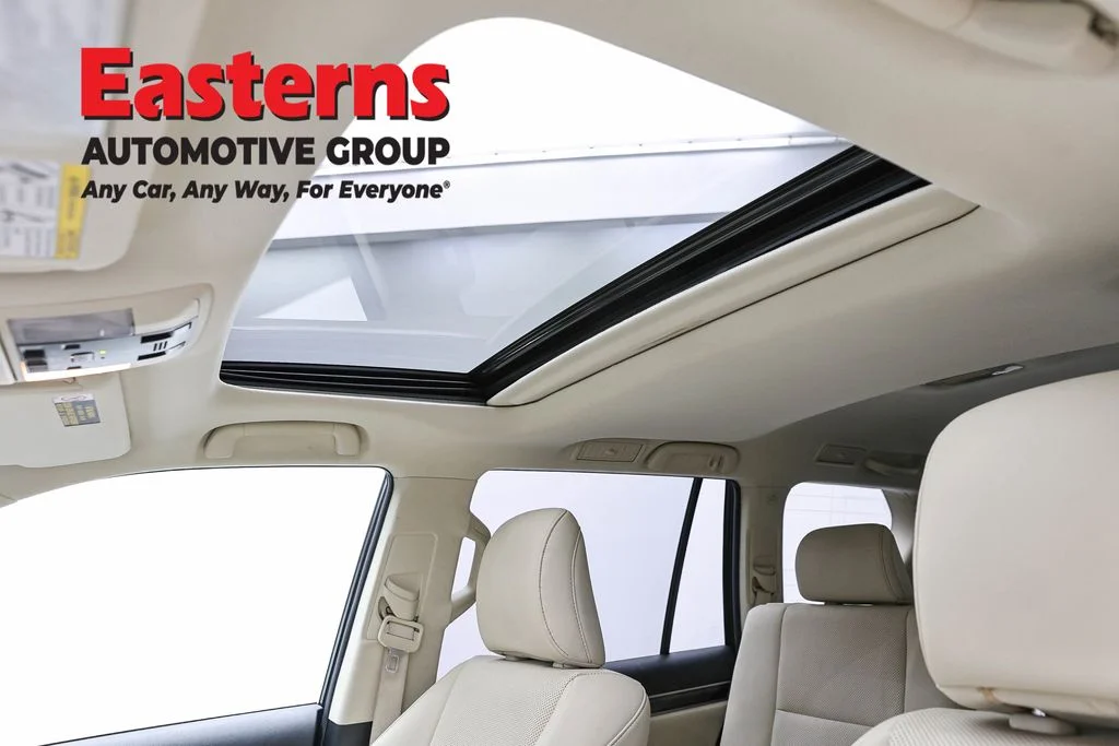 Used 2020 White Lexus 460 image 39