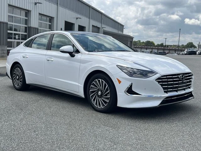 Used 2023 White Hyundai Limited image 15