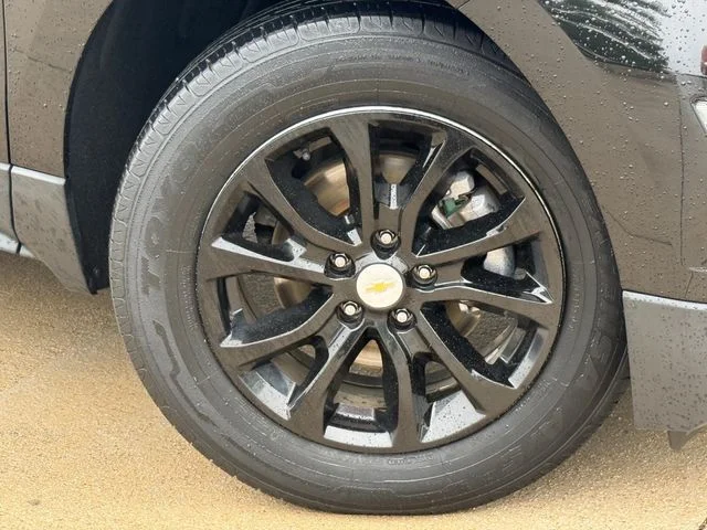 Used 2019 Chevrolet Equinox LT with VIN 2GNAXKEV7K6107175 for sale in Leander, TX