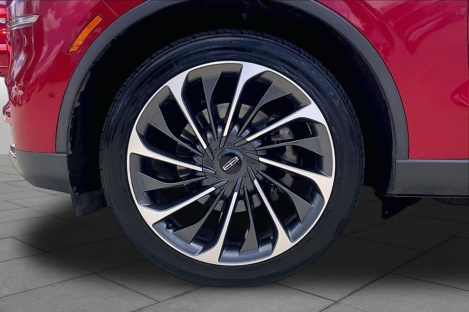 Used 2020 Red Carpet Metallic Tinted Clearcoat Lincoln Reserve image 11
