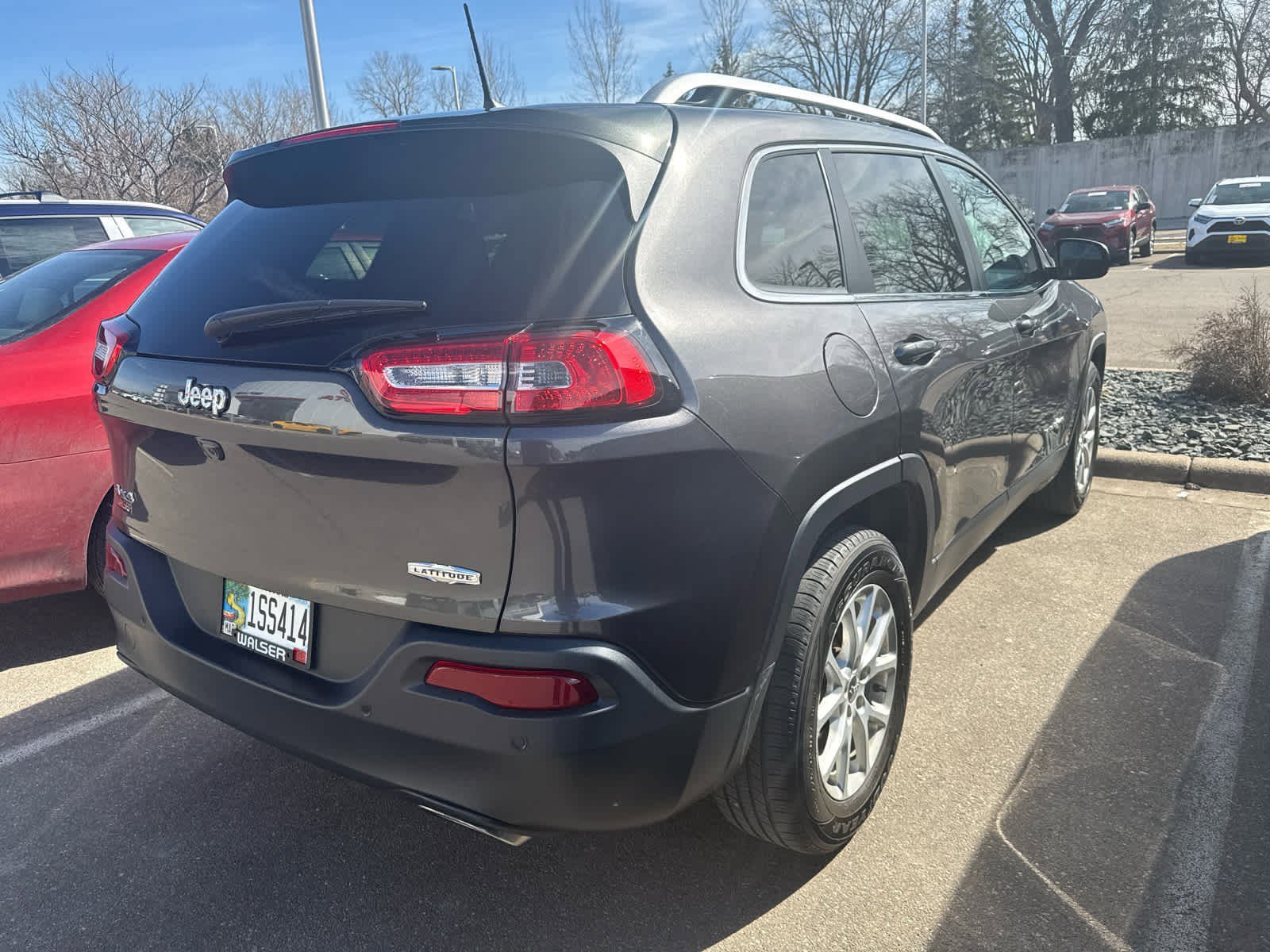 Used 2017 Jeep Cherokee Latitude with VIN 1C4PJMCS6HW625723 for sale in Golden Valley, Minnesota