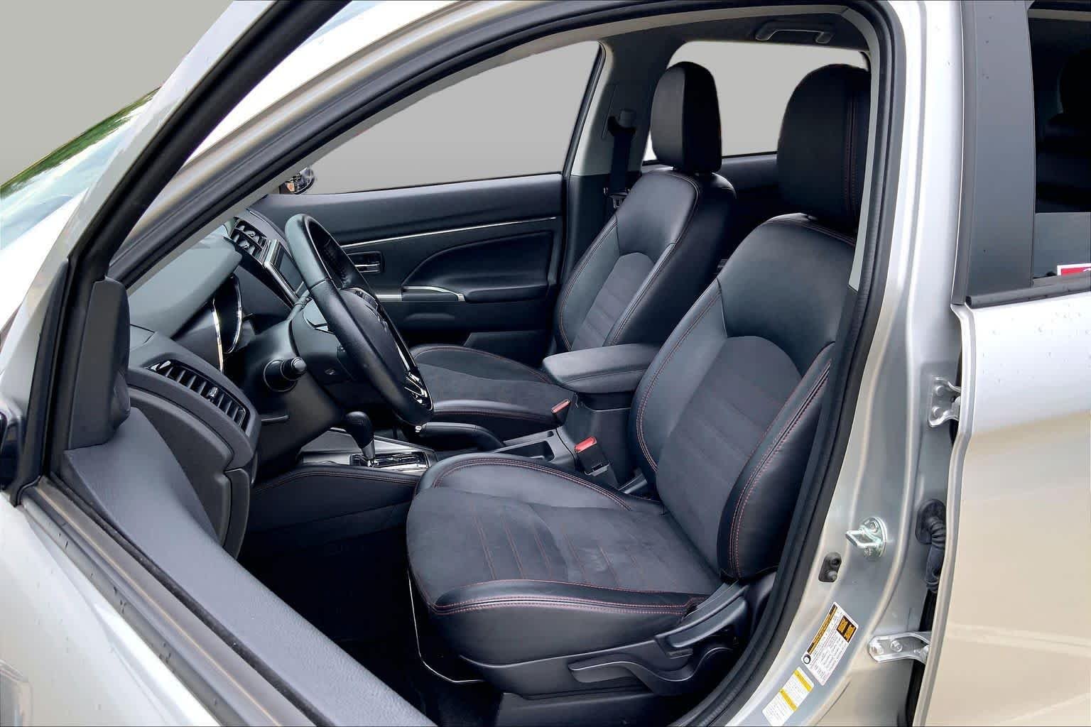 Used 2024 Alloy Silver Metallic Mitsubishi SE image 8