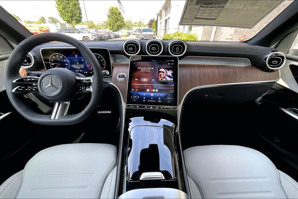 New 2026 Polar White Mercedes-Benz GLC 300 image 5