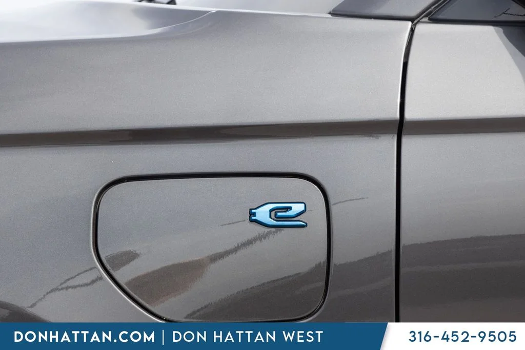 Used 2023 Gray Jeep Overland 4xe image 27