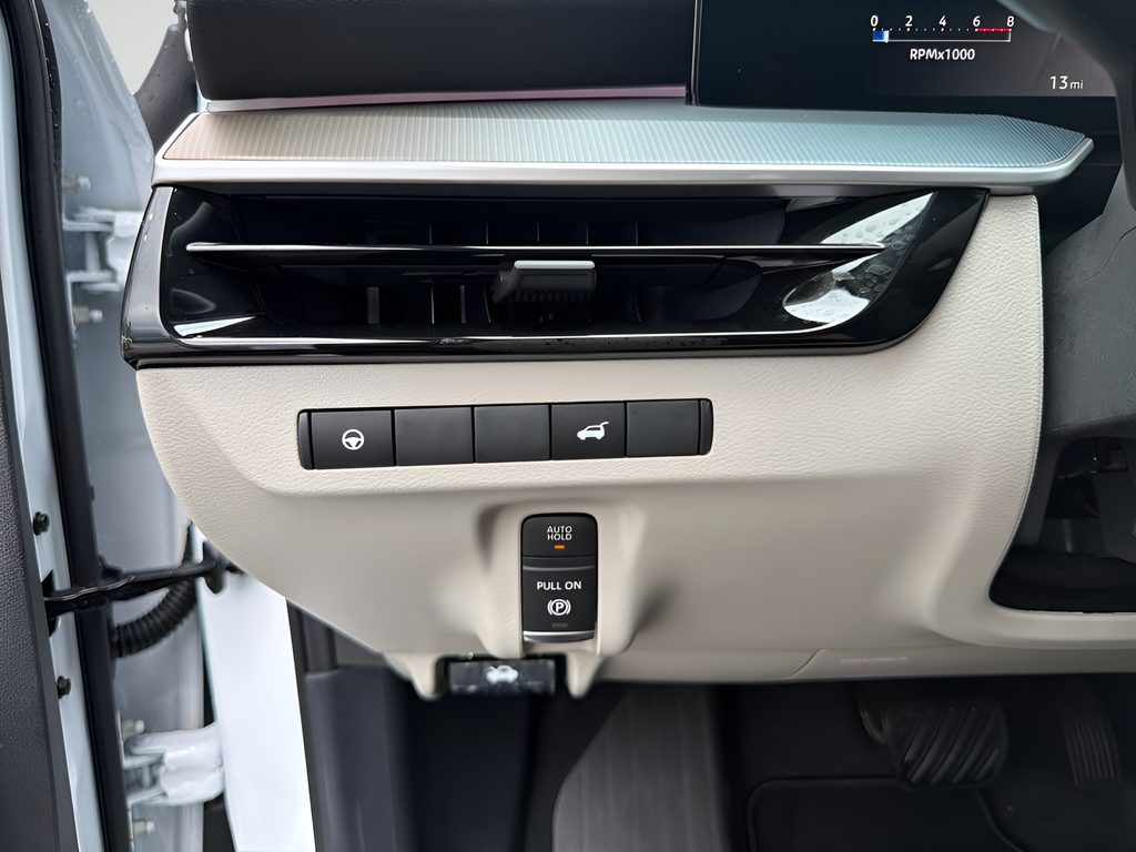 New 2026 White Nissan SL image 34