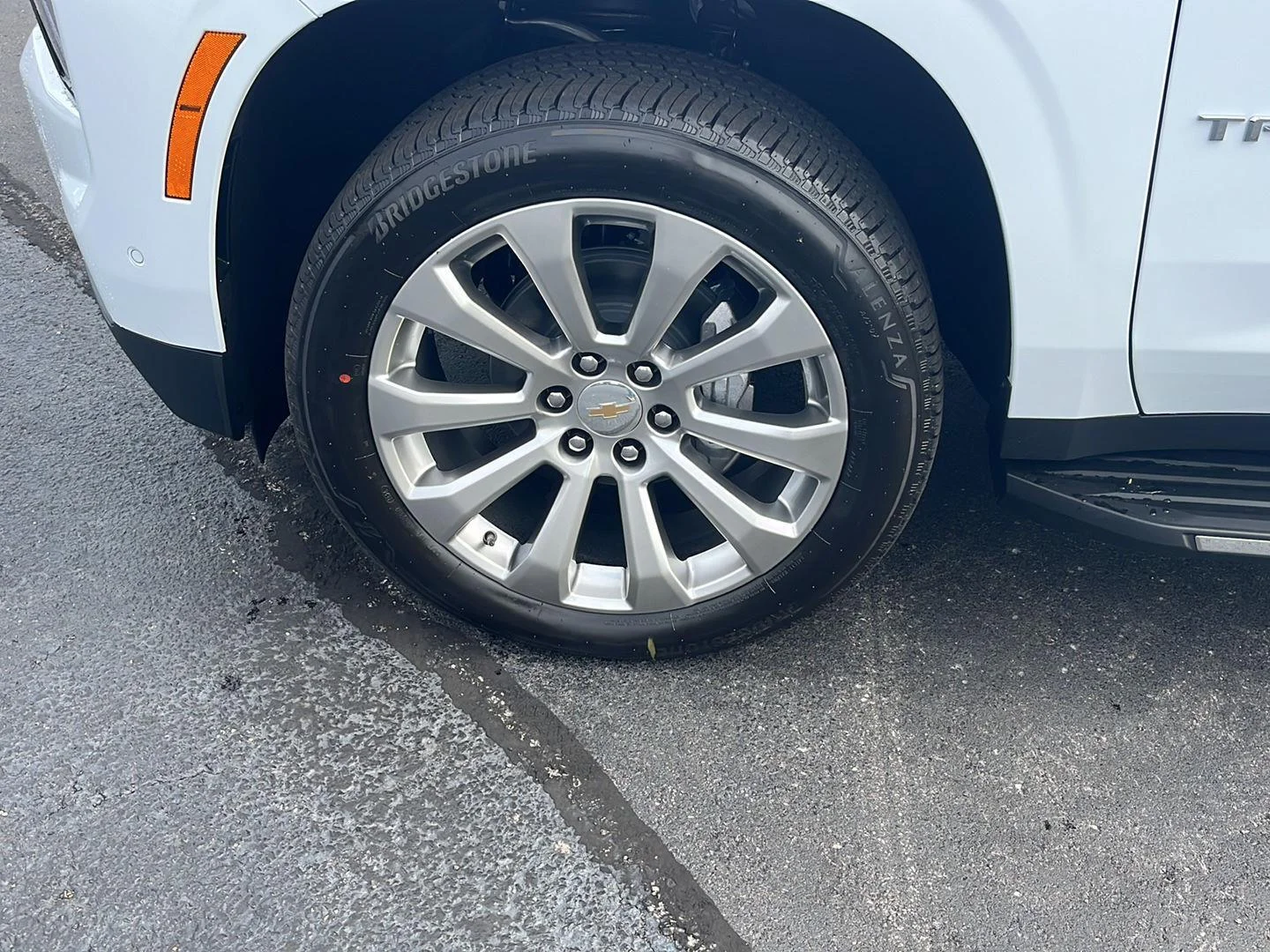 New 2026 Polar White Tricoat Chevrolet Premier image 39