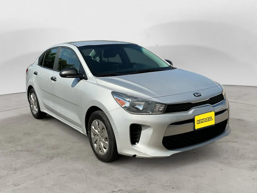 Used 2018 Silver Kia LX image 3
