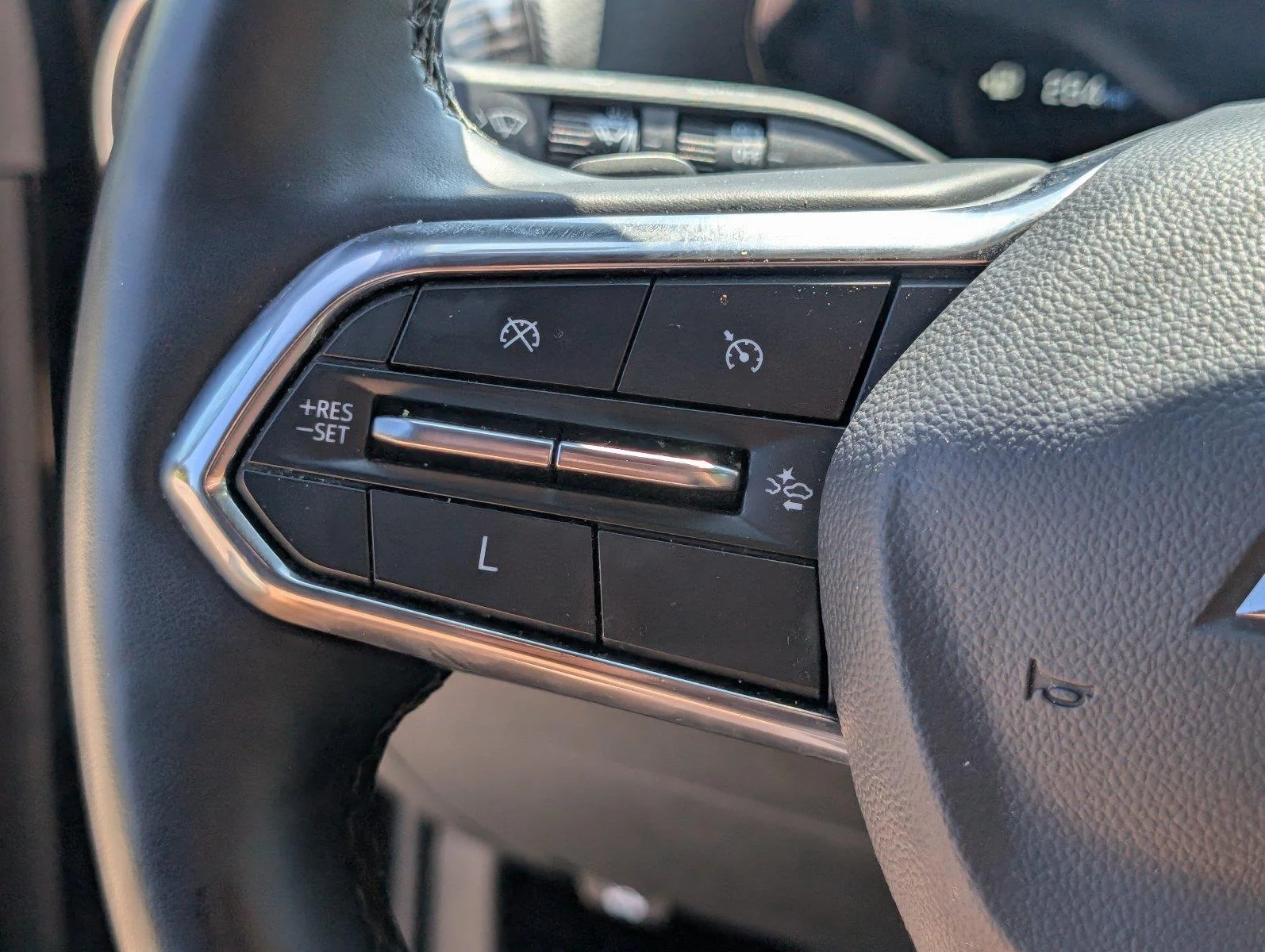 Used 2025 Mosaic Black Metallic Chevrolet LT image 28