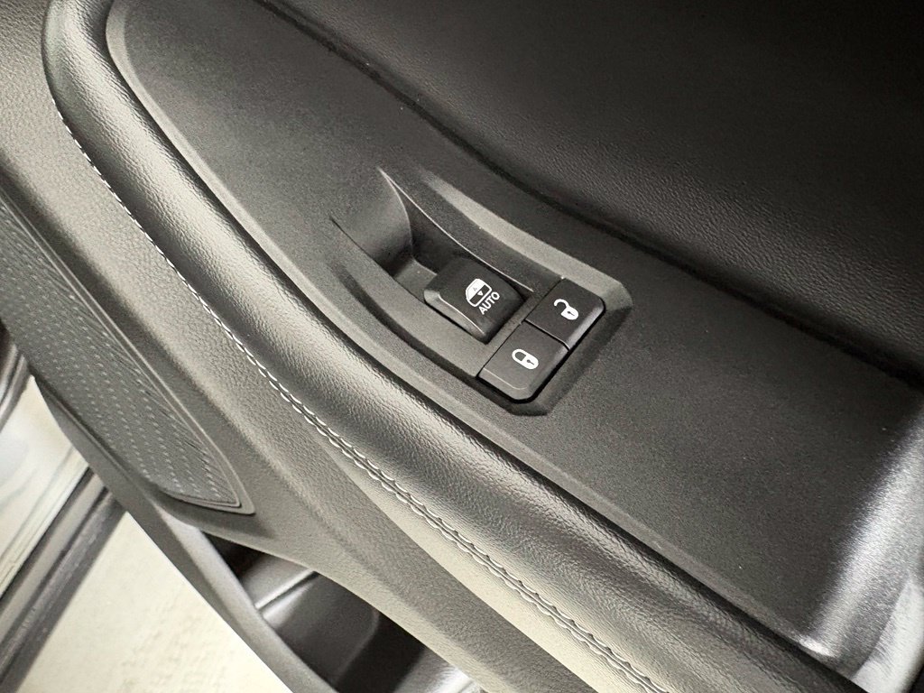 New 2027 Sting-Gray Clear-Coat Paint Jeep Altitude image 13