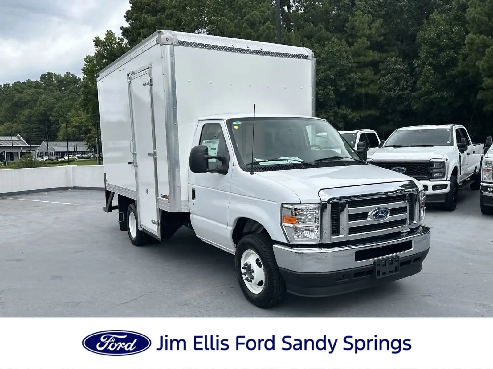 2025 Ford E-Series DRW E-350 Super Duty 138 in WB's photo