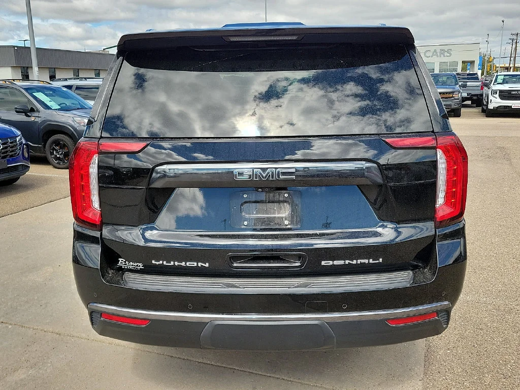Used 2024 Onyx Black GMC Denali Ultimate image 9