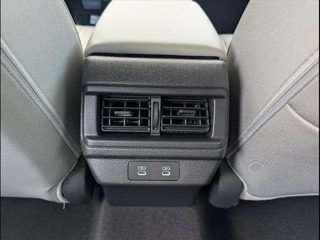 Used 2025  Honda SE image 18