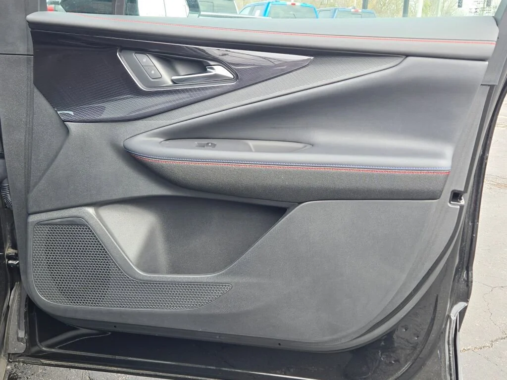 2025 Chevrolet Blazer EV RS - Photo 8