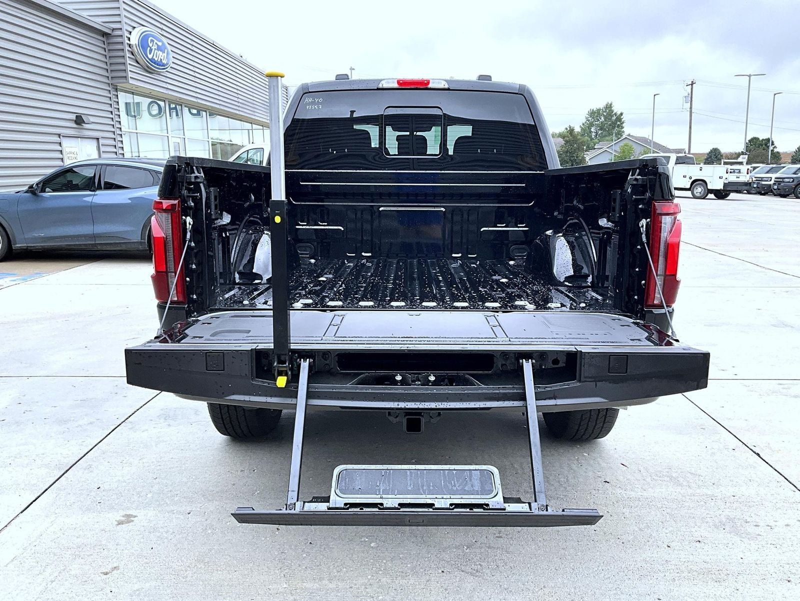 New 2026 Agate Black Metallic Ford King Ranch image 23
