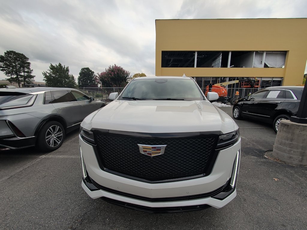 Used 2021 CRYSTAL WHITE TRICOAT Cadillac Sport Platinum image 8